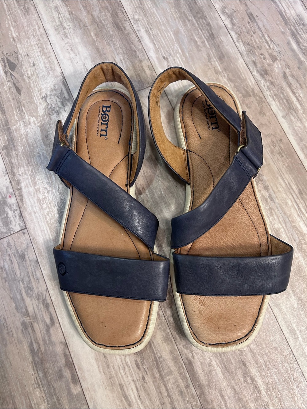 Born Rahway Navy Leather Cross-Strap Sandals Size 10M
